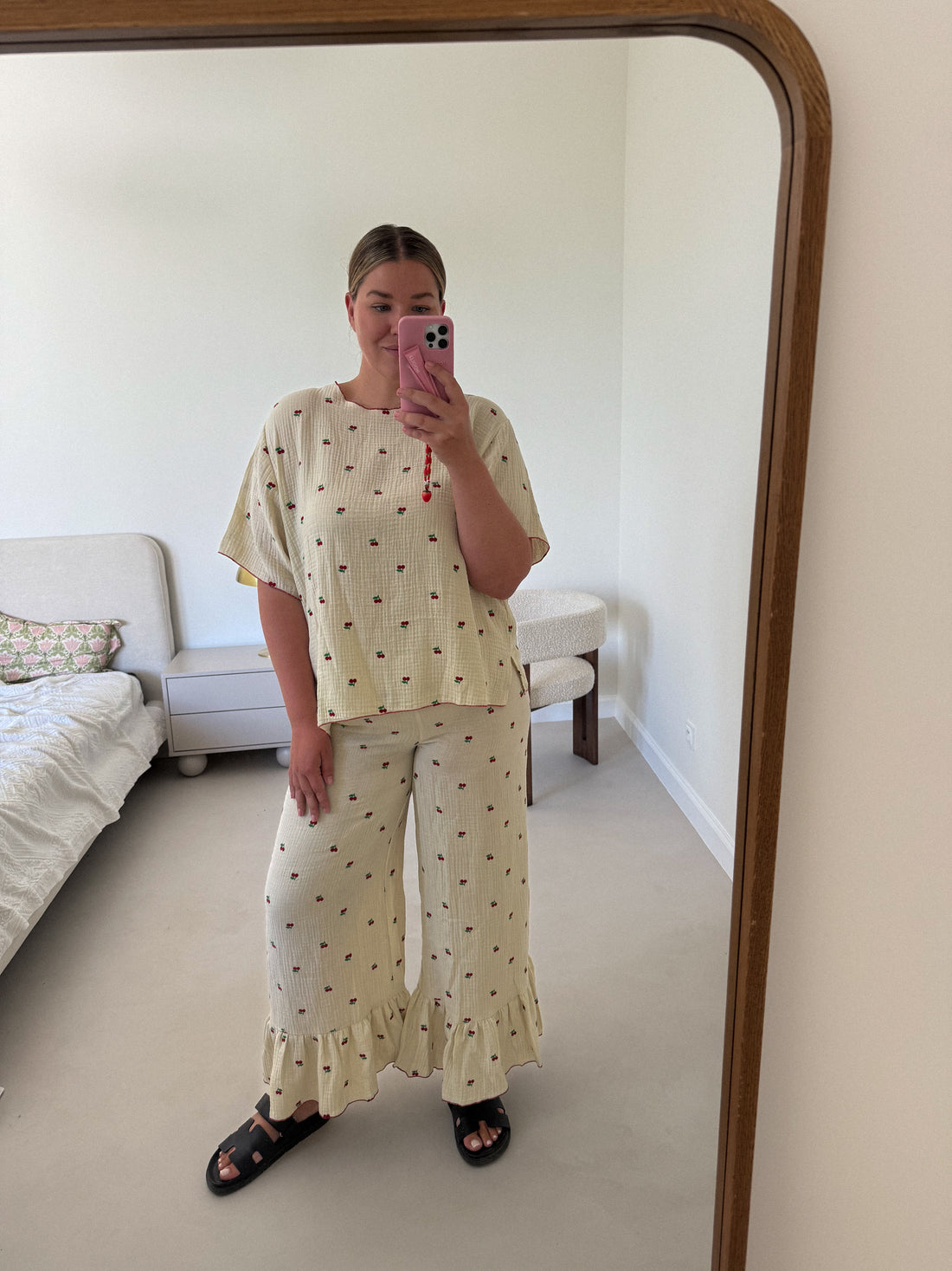 Spodnie z falbaną Cherry Beige