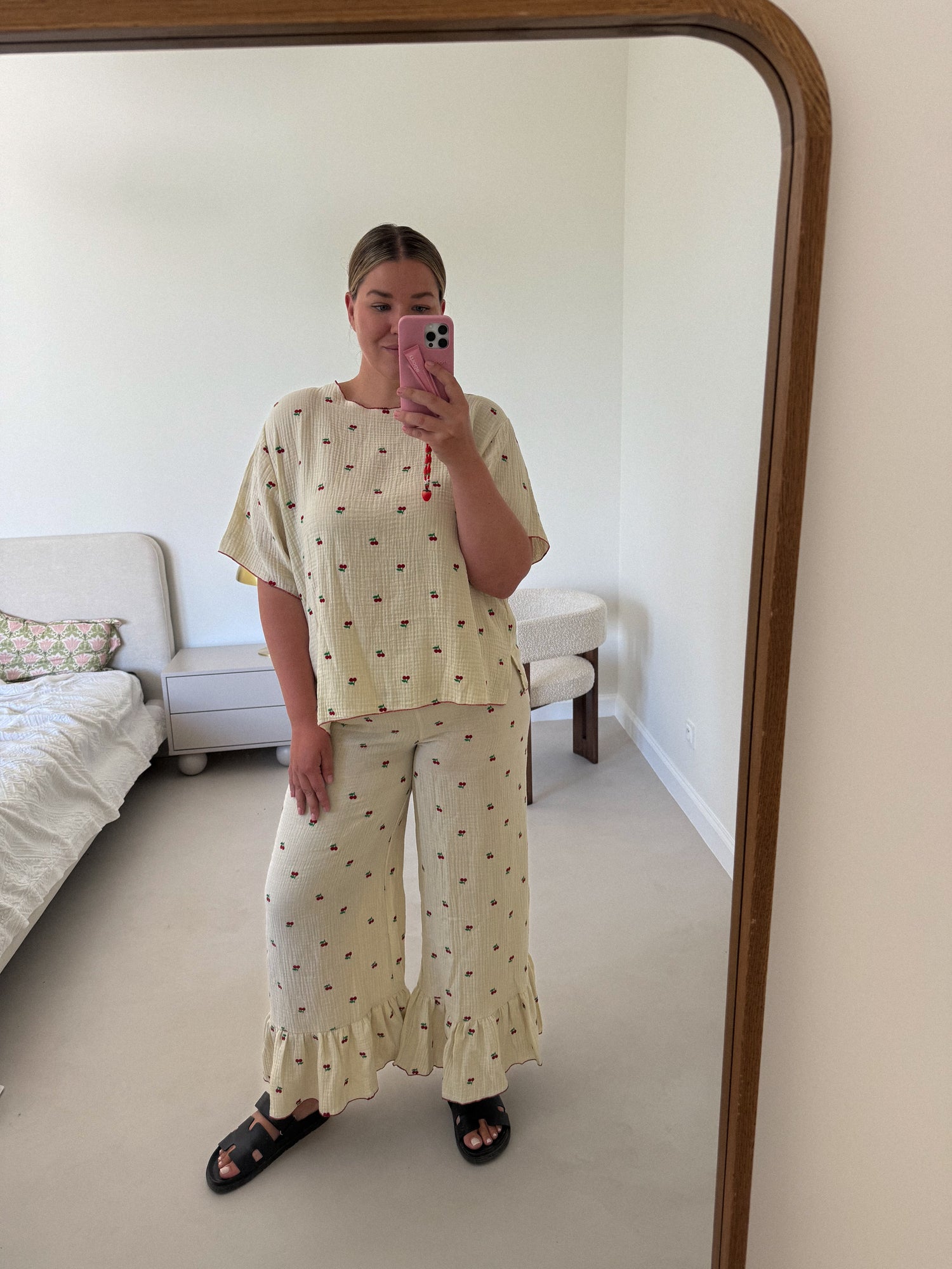 Spodnie z falbaną Cherry Beige