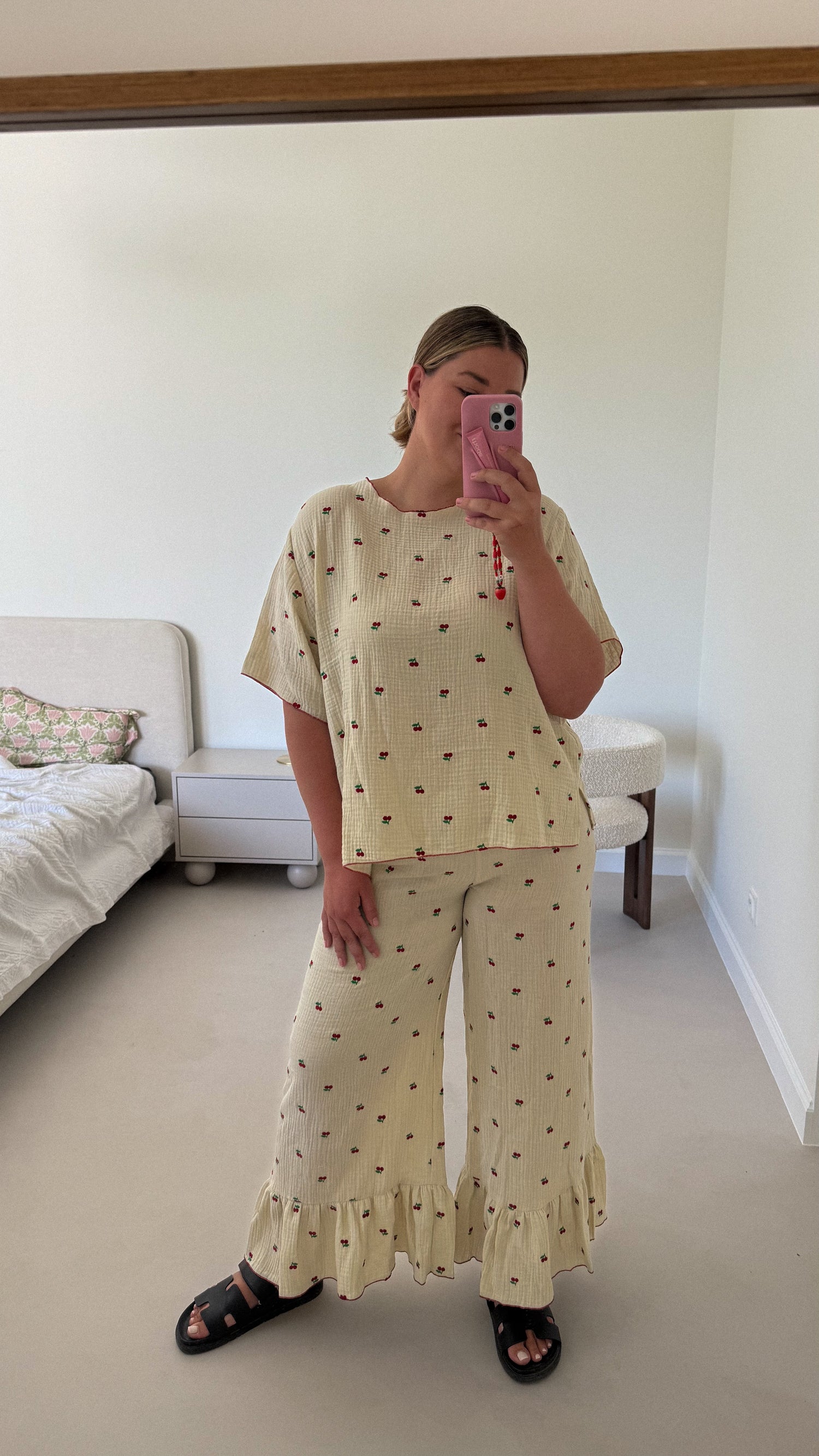 Spodnie z falbaną Cherry Beige