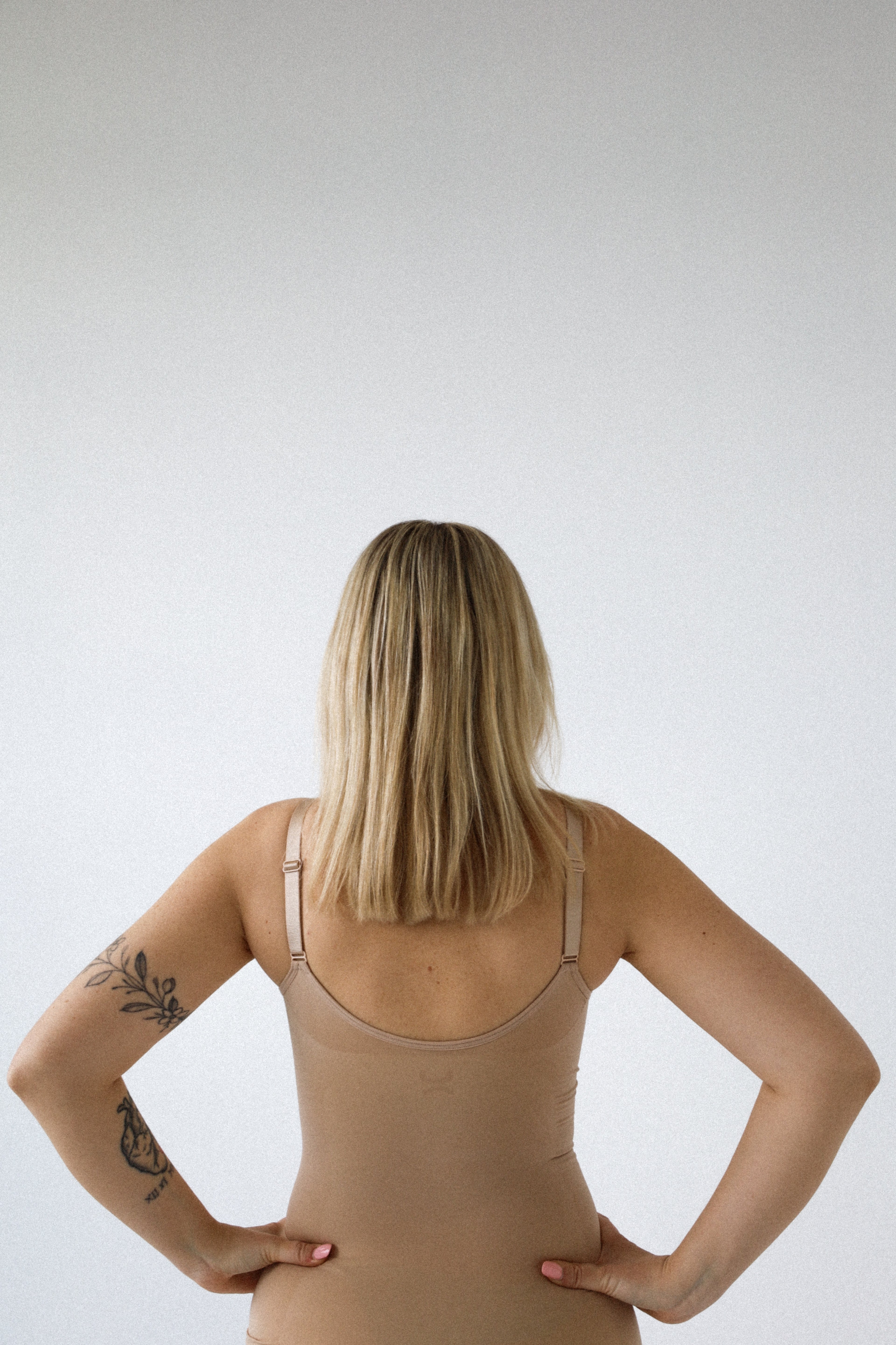 Kombinezon Modelujący Short Beige