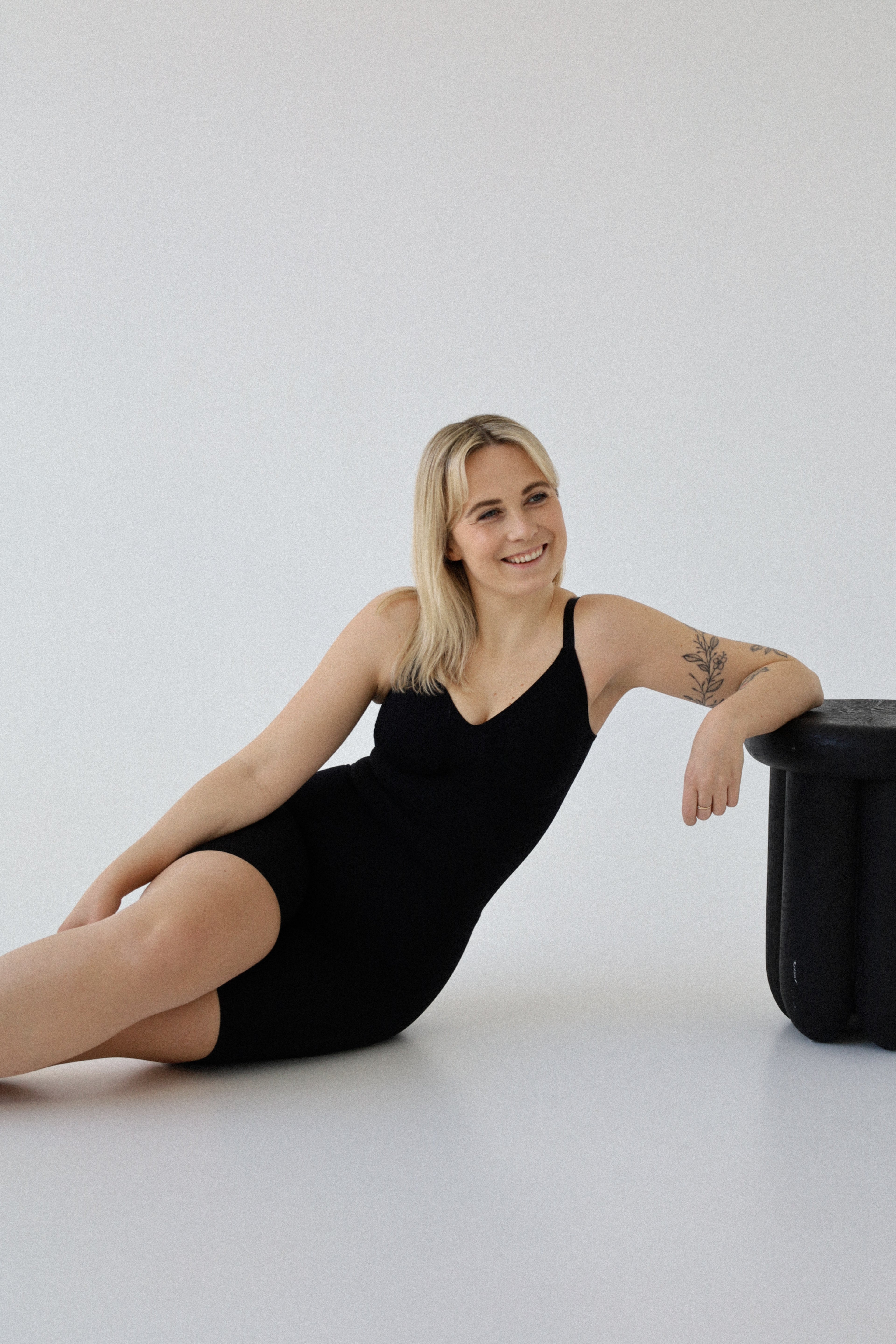 Kombinezon Modelujący Short Black