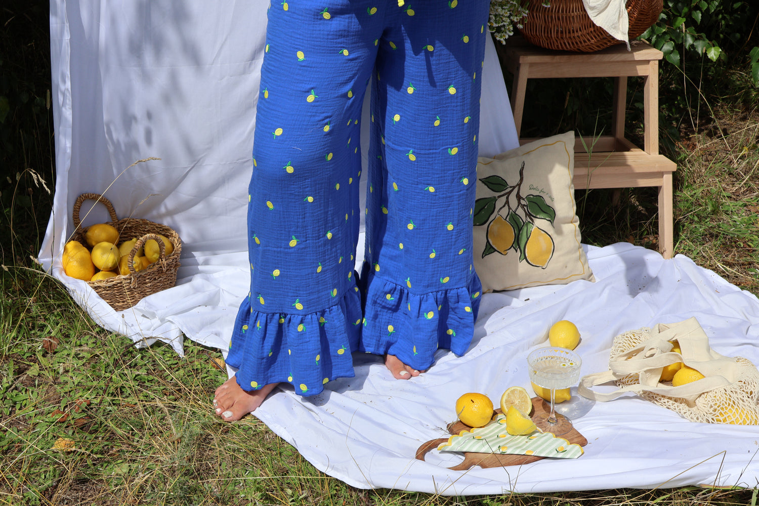 Spodnie z falbaną Lemon