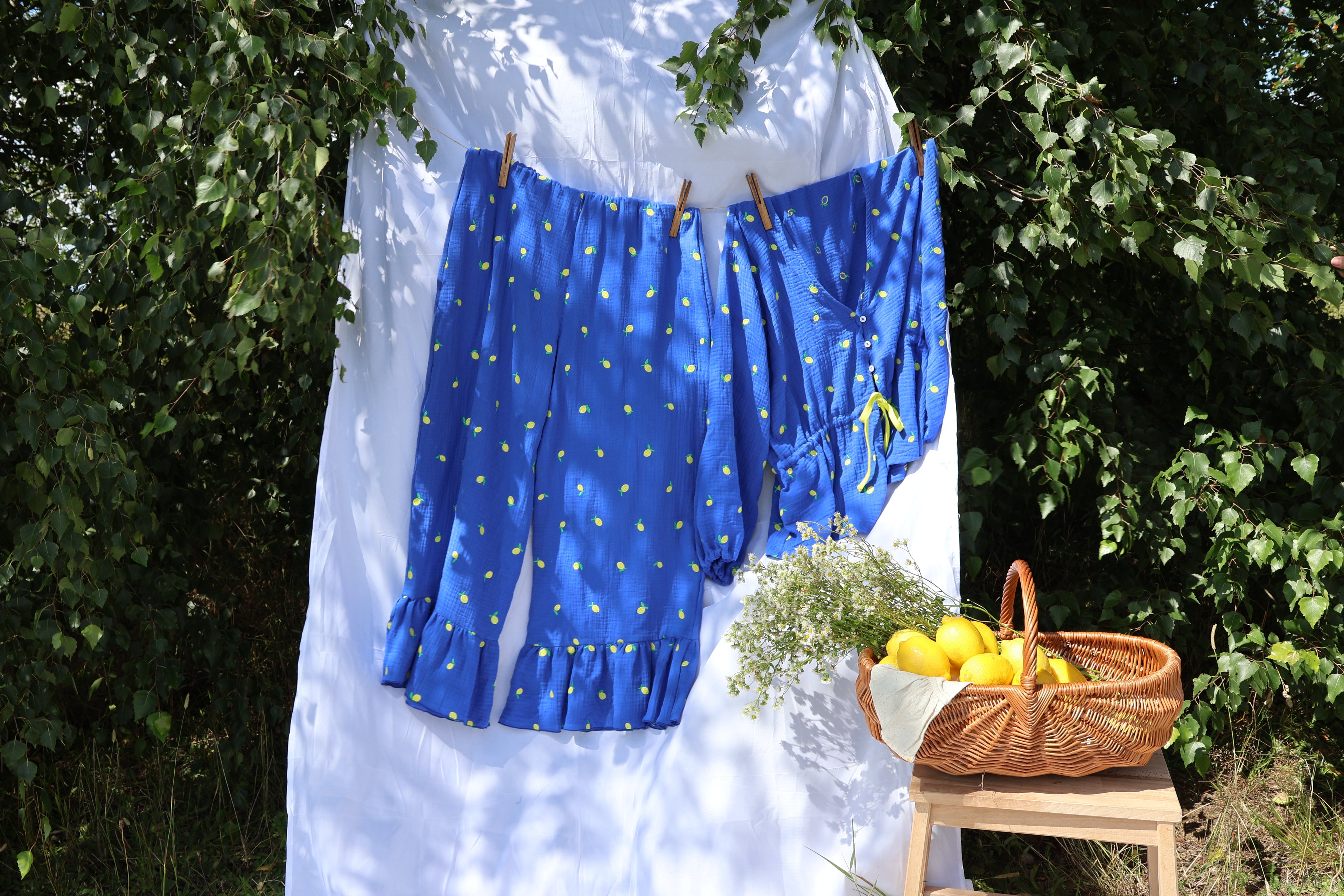 Spodnie z falbaną Lemon