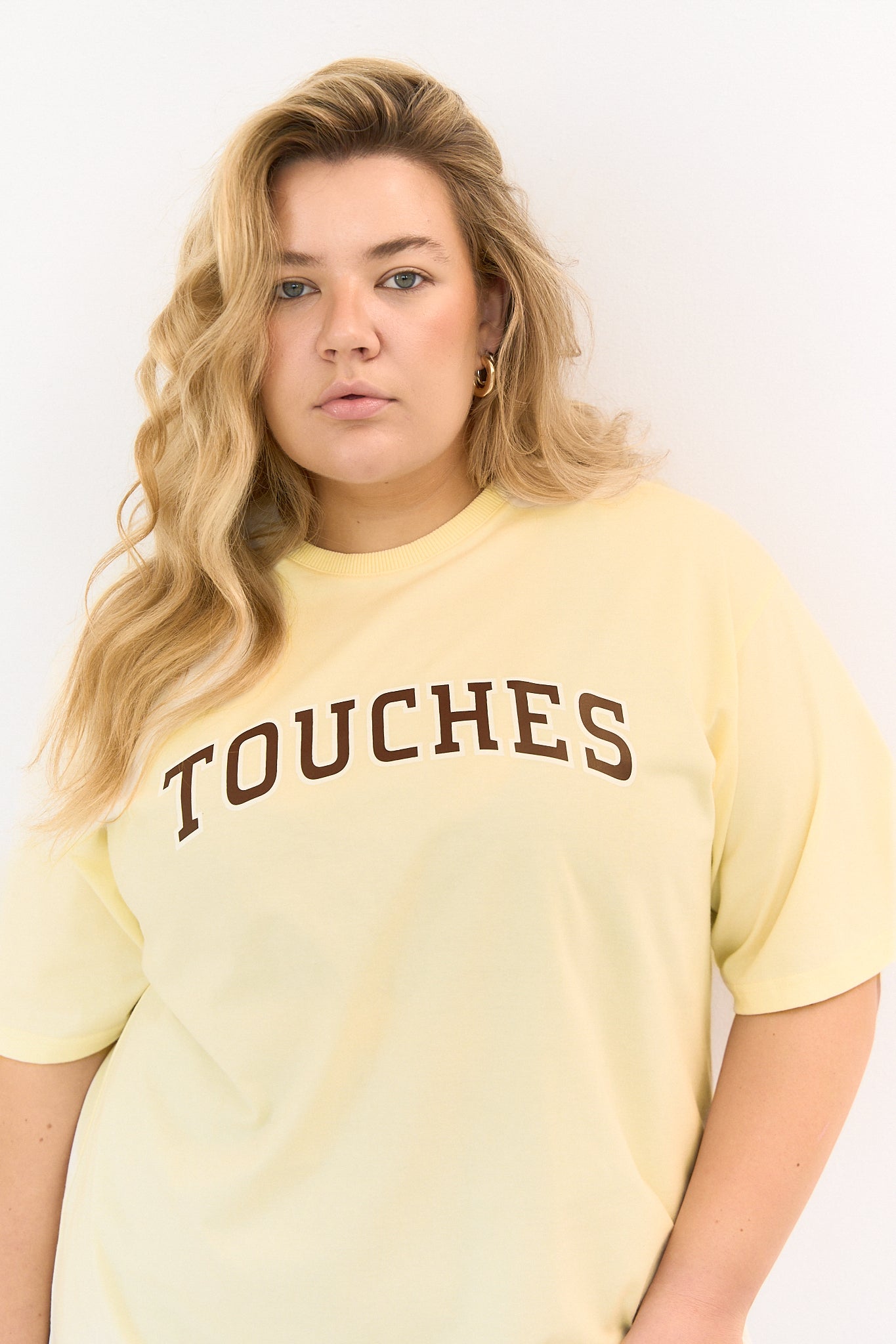 T-shirt Touches College Butter Yellow